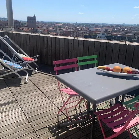 Panoramic Downtown Rooftop Apartment *