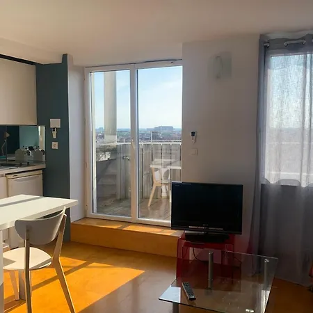 Panoramic Downtown Rooftop Apartment