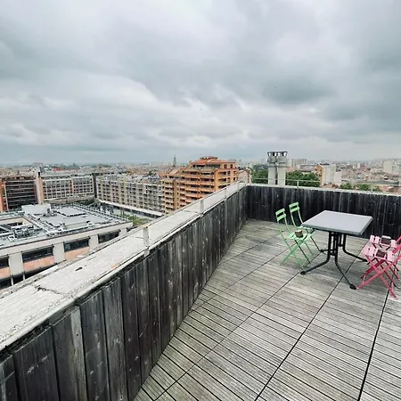 Panoramic Downtown Rooftop Apartment
