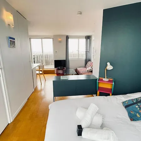 Panoramic Downtown Rooftop Apartment